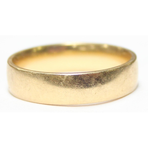 1128 - A large 18ct gold wedding band ring, approx size Z, approx 10.44g gross