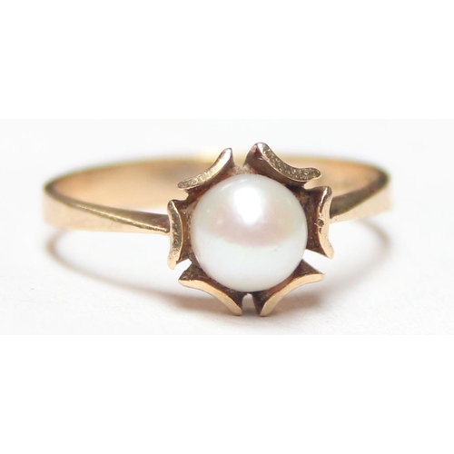 1130 - 9ct gold and retro pearl set cocktail ring, approx size P, approx 2.35g gross