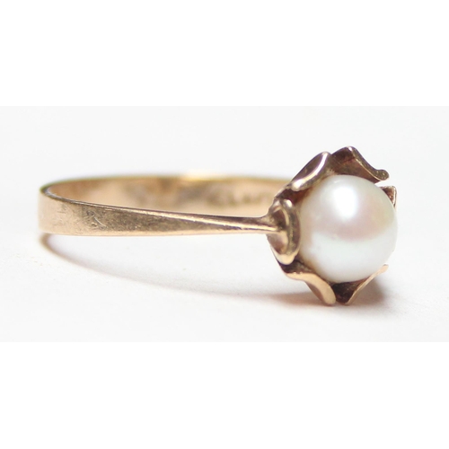 1130 - 9ct gold and retro pearl set cocktail ring, approx size P, approx 2.35g gross