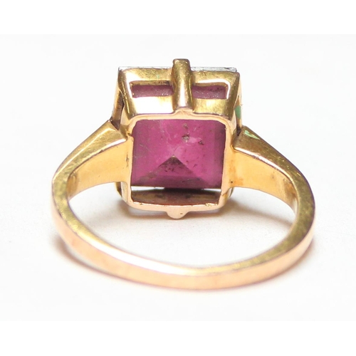 1131 - A small 15ct gold mounted amethyst ring, unmarked but XRF tested, approx size G, approx 3.51g gross