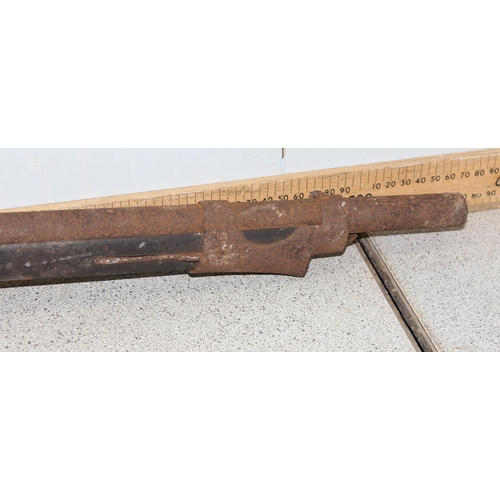 1425 - A large antique flintlock rifle or musket, no visible marking, approx 147cm long