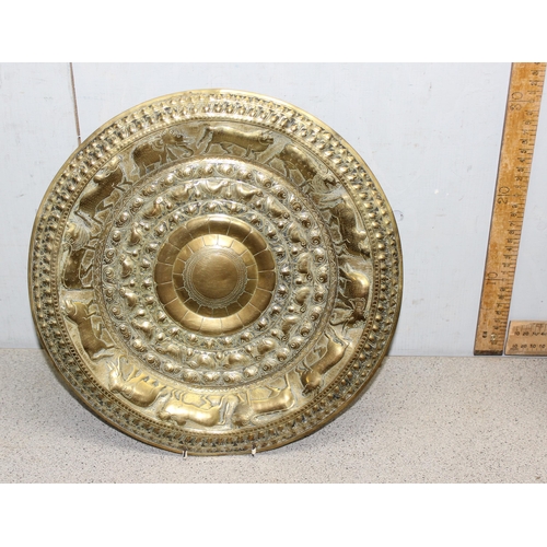 1754 - Mixed lot of antique and later brass chargers of various designs, largest approx 40cm (6)