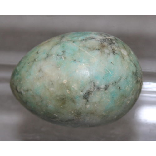 1770 - Qty of hardstone eggs to incl Onyx and Agate