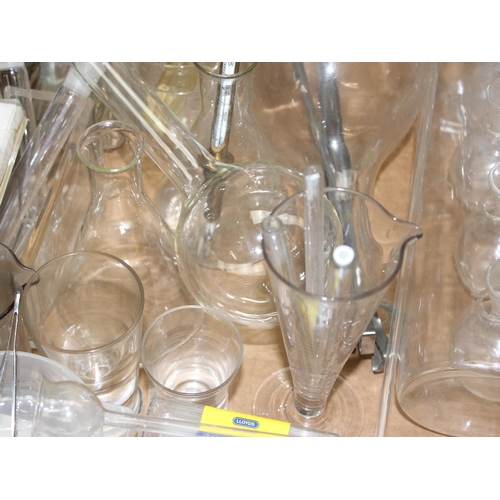 680 - 2 boxes of scientific glassware to incl vintage Pyrex beakers, glass pipettes, retort stand with cla... 