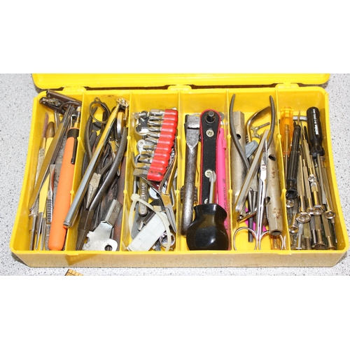 831 - Mixed lot of small hand precision tools to incl dissection kit in cloth wrap etc