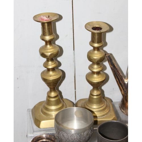 1063A - Approx. 7.4kg of mixed metalware to include a silver-plated candelabra and antique pewter items