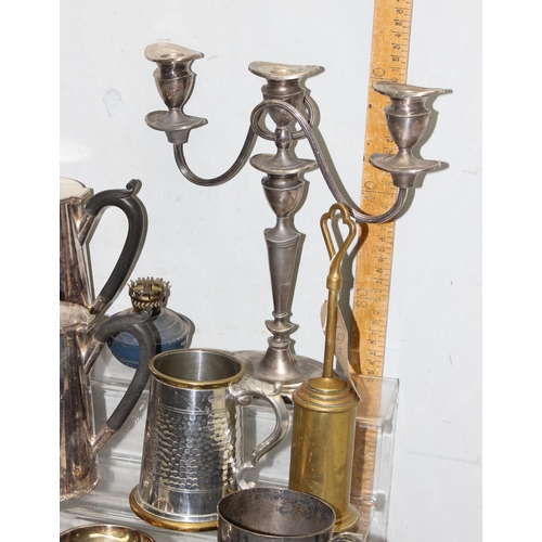 1063A - Approx. 7.4kg of mixed metalware to include a silver-plated candelabra and antique pewter items