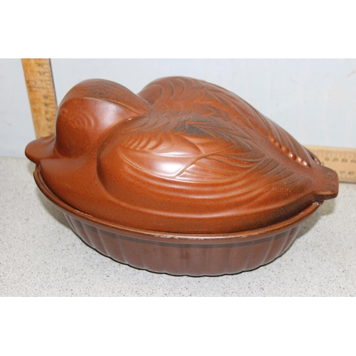 1705A - Qty of kitchenalia to include an egg crock and a cast iron saucepan