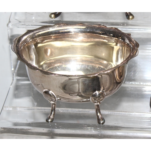 1044 - A large qty of assorted antique and later silver plate and pewter, approx 5.5kg gross