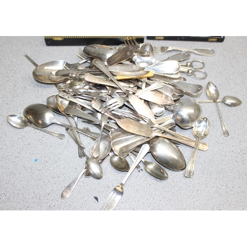 1046 - A qty of assorted antique and later silver plated and other cutlery, some boxed, approx 3.5kg gross