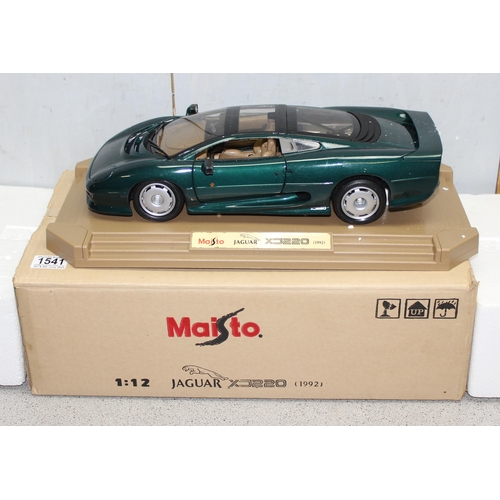 1541 - Maisto 1:12 Jaguar XJ220 1992 model in box