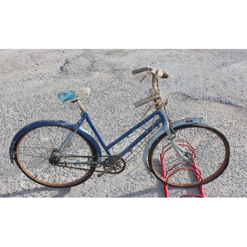 711 - 3 vintage bicycles for spares