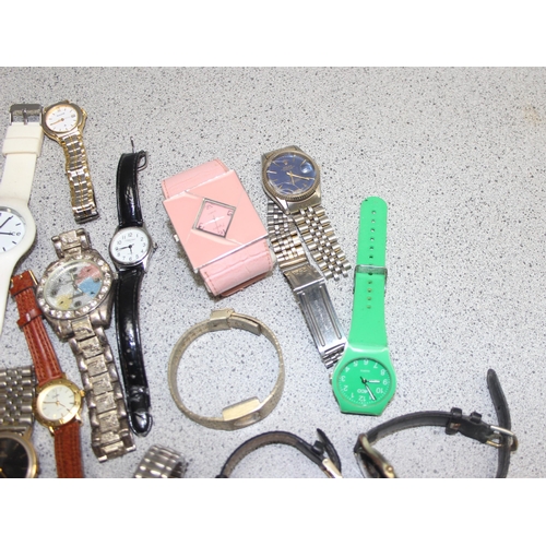 1305 - Small qty of watches