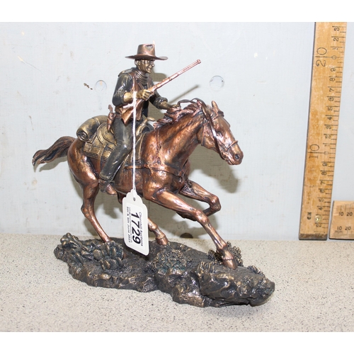 1729 - Ornament of 'Galloping Thunder' John Wayne Ltd edition