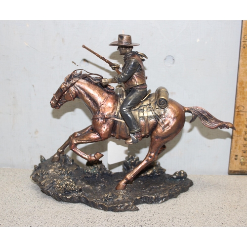 1729 - Ornament of 'Galloping Thunder' John Wayne Ltd edition