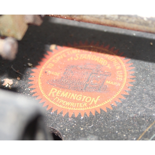 664 - Antique Remington No. 7 typewriter