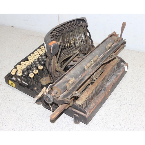 666 - Antique 'Royal Barlock' typewriter