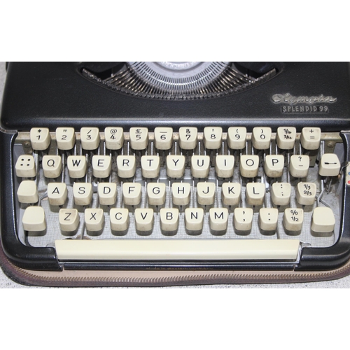 672 - Vintage Olympia Splendid 99 typewriter