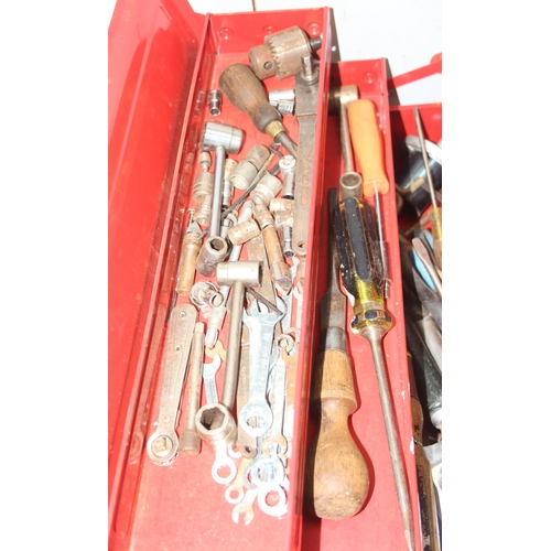 823 - Red cantilever toolbox with contents