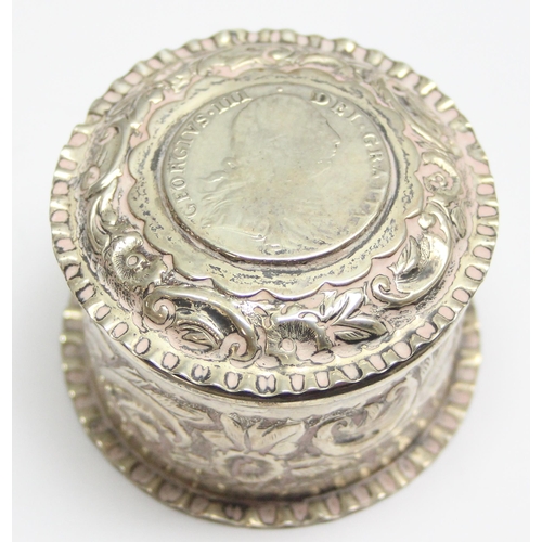 1034 - A Victorian embossed silver trinket box set with a George III 1787 silver shilling coin, marked for ... 