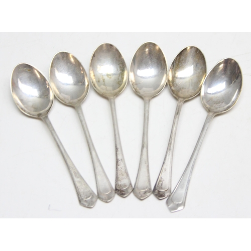 1051 - Boxed set of 6 Sterling Silver teaspoon hallmarked for Birmingham 1933, gross weight of 62 grams