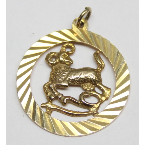 1151 - 9ct gold goat or ram charm, marked for London 1979, approx 2.32g gross