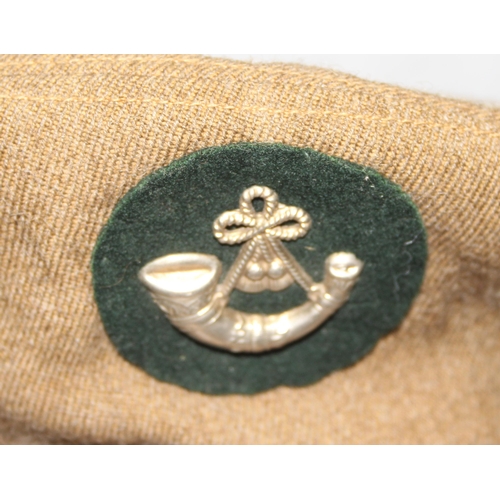 1441 - 1944 dated general service beret badged to Oxford & Bucks