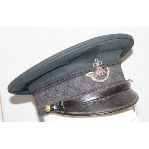 1447 - Pre 1908 style Oxfordshire light infantry officers cap, named to Capt. Fortescue