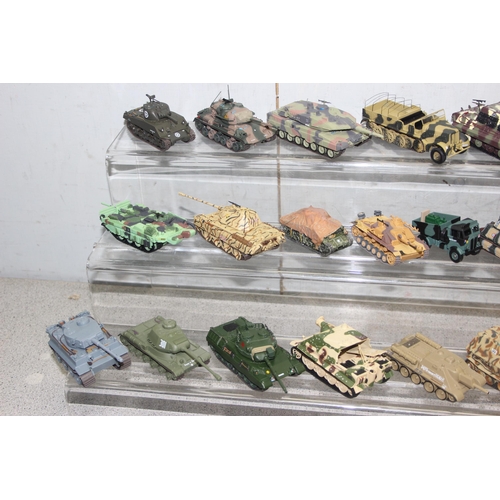 1542 - Qty of Deagostini toy tanks