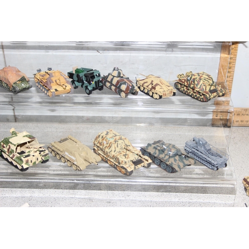 1542 - Qty of Deagostini toy tanks