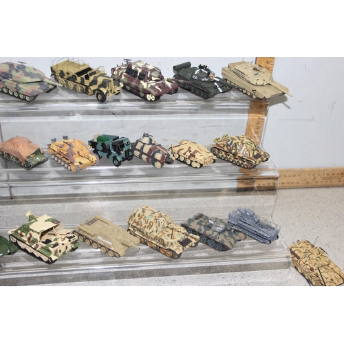 1542 - Qty of Deagostini toy tanks