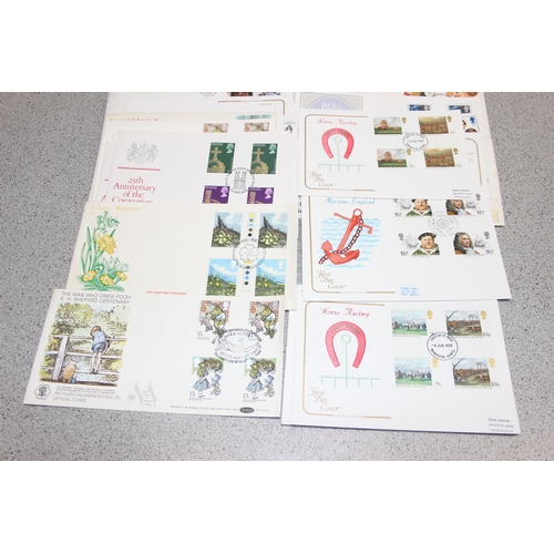 533 - Stamps - GB FDCs, Gutter pairs, Traffic lights, Special cancels (79)