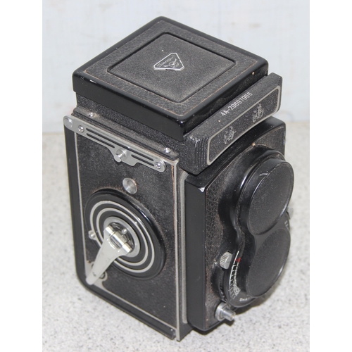 693 - A vintage Seagull TLR camera