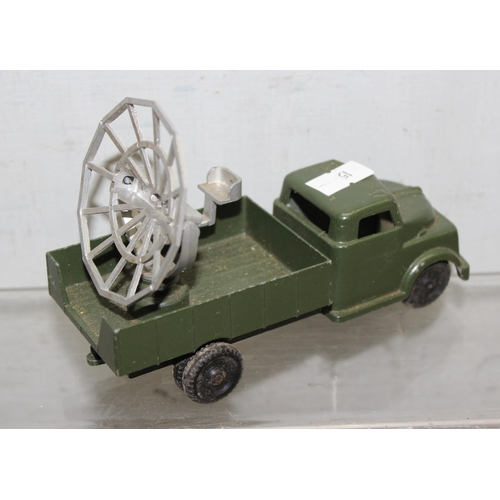 1501 - 3 toy army vehicles to include 2 artillery guns by the crescent toy co ltd and a 'Lorry' by Lonestar... 