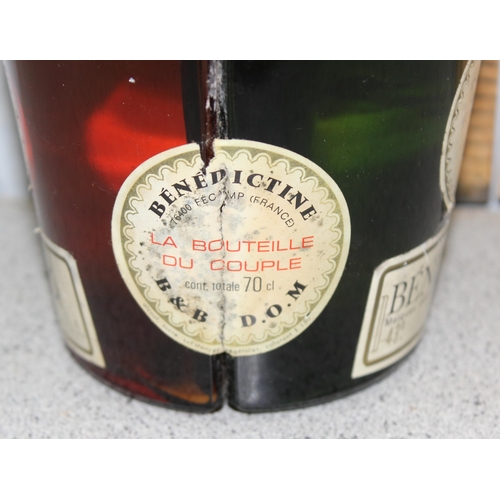 1601 - An unusual double bottle of Benedictine liqueur