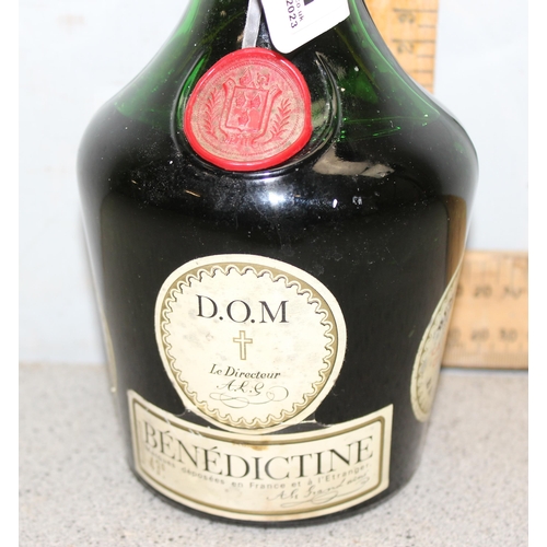 1601 - An unusual double bottle of Benedictine liqueur