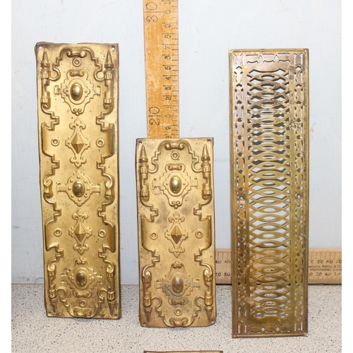 1702 - Qty of antique style brass doorplates of varying decoration