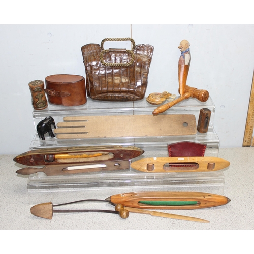 1718 - Qty of assorted vintage woodenware and other vintage items to inc leather bags