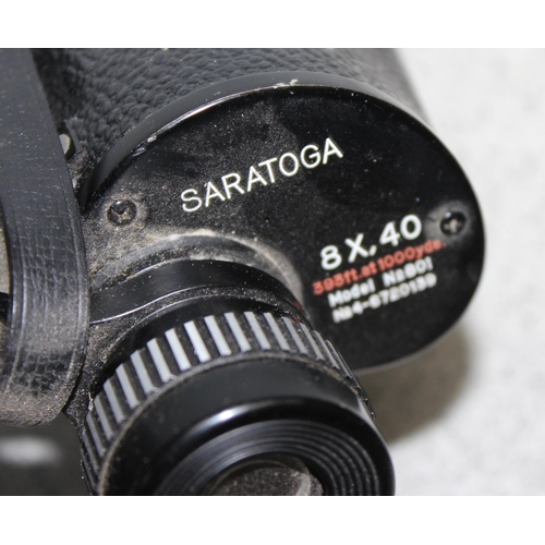 650 - 3 pairs of binoculars to include a pair of Swift Saratoga 8 x 40 and a Jason model 144 7 x 35