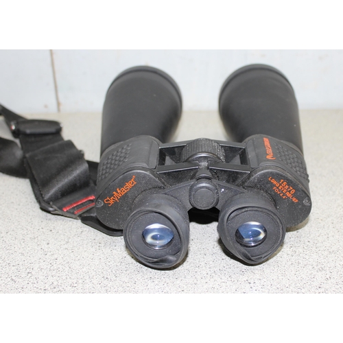 651 - A pair of Sky Master Celestron field binoculars 15 x 70 long eye relief with 4.4 FOV in bag