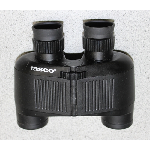 658 - 4 pairs of binoculars to inc Luger & Tasco, 3 with cases