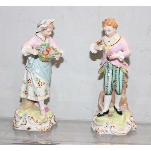 1639 - A large qty of antique and later ceramic figures to inc some examples by Dresden and 2 unusual Toby ... 