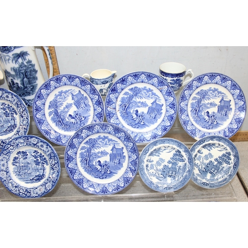 1793 - A box of assorted antique and later blue and white ceramics to inc Spode Italian pattern