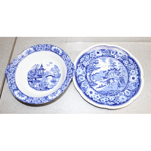 1793 - A box of assorted antique and later blue and white ceramics to inc Spode Italian pattern