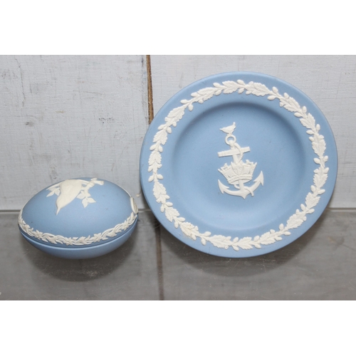 1798 - Qty of assorted antique and later ceramics to inc Wedgwood Jasperware, Royal Worcester etc