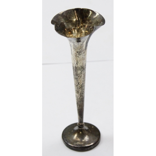 1065 - A small silver trumpet vase, Sheffield 1903, approx 14cm tall, approx 53.92g gross, weighted