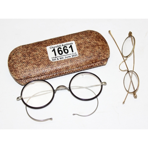 1661 - 2 pairs of antique spectacles, one with rolled gold frames