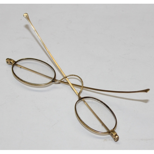 1661 - 2 pairs of antique spectacles, one with rolled gold frames