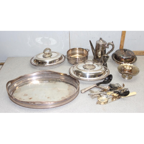 1076 - A large qty of assorted antique and later silver plated items to inc 2 entree dishes, approx 7.5kg g... 