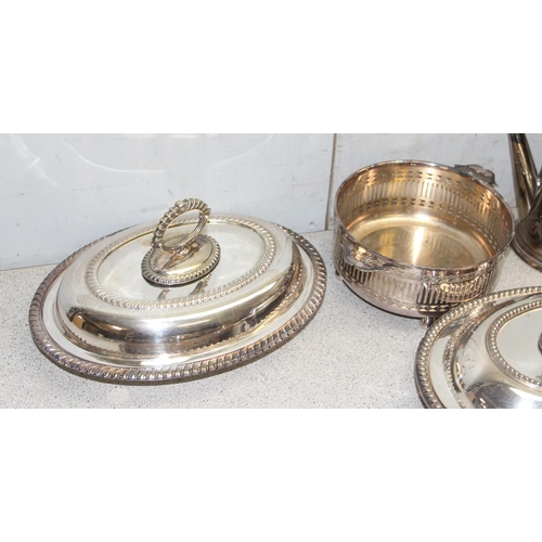 1076 - A large qty of assorted antique and later silver plated items to inc 2 entree dishes, approx 7.5kg g... 